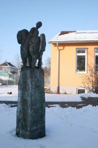 Walter-Schembs-Bronze-Skulptur-Reiter-Lebenshilfe-Worms