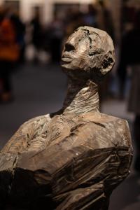 Walter-Schembs-Bronze-Skulptur-Verschrenkte-Arme-Art-Karlsruhe