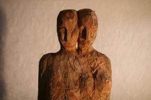 Walter-Schembs-Holz-Skulptur-Paar