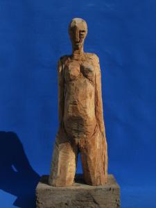 Walter-Schembs-Holz-Skulptur-Schwangere-Robinie